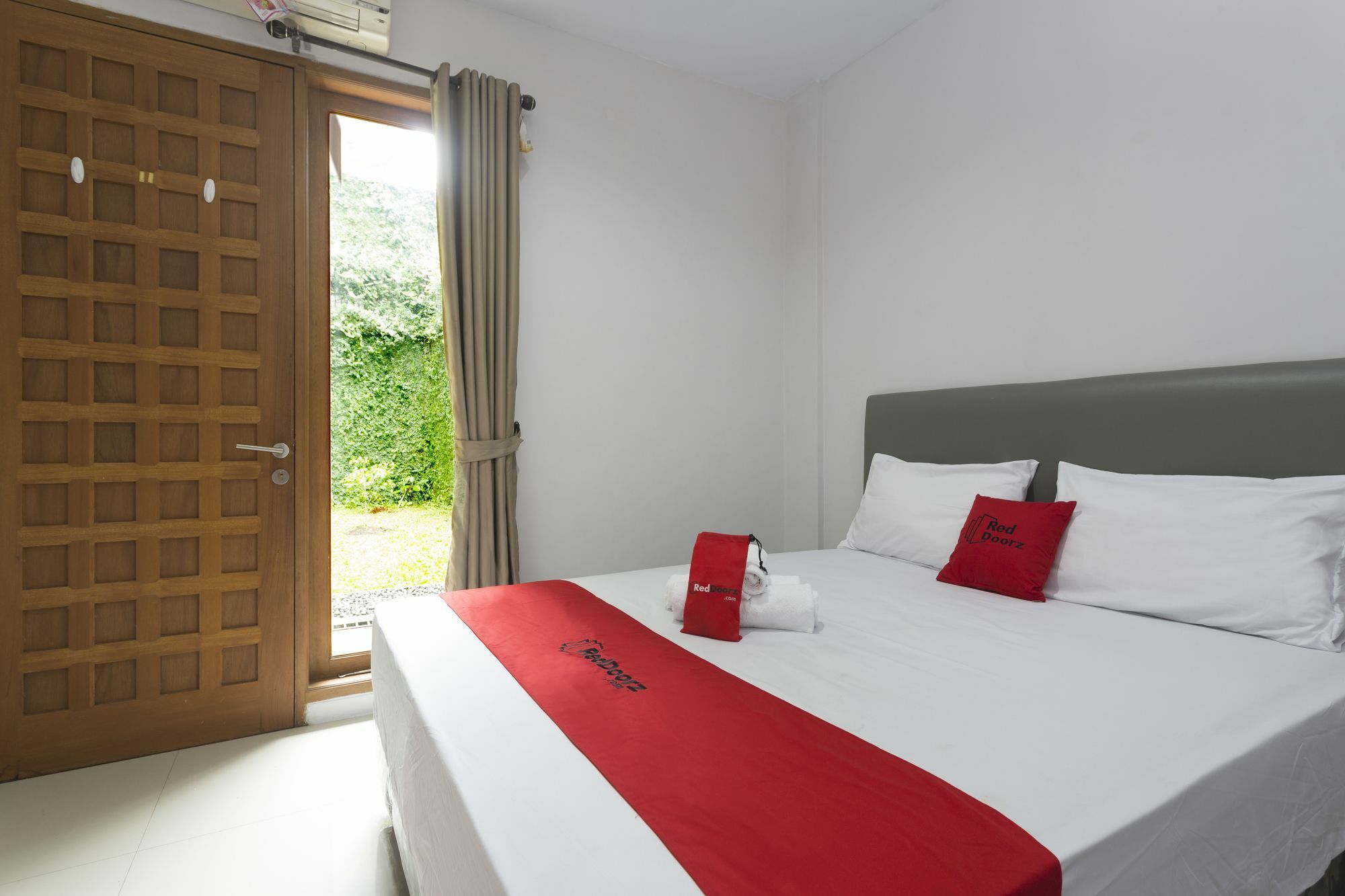 Reddoorz Plus Near Cilandak Town Square 2 Jakarta Exterior foto